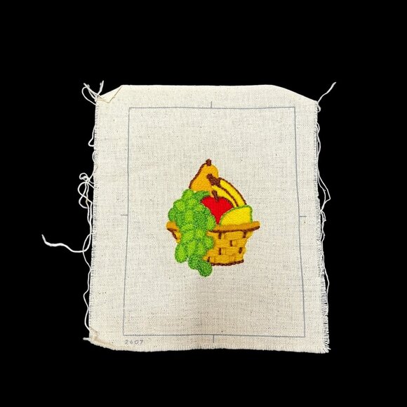 VTG 1970s Crewel Vegetable Basket Needlepoint Embroidery Complete Grannycore - Picture 1 of 5